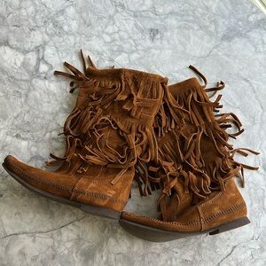 Minnetonka fringed leather boots